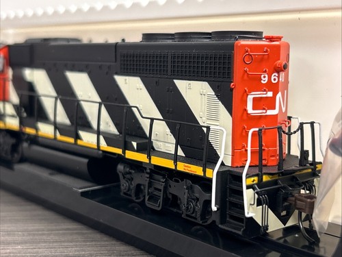 Atlas Gold Series HO 10001413 GP40-2W Locomotive CN 9640 DCC/Snd - CC Wrong Box - Picture 4 of 8