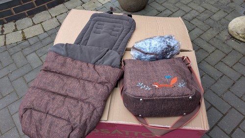 Wow 2 Travel Set, Foxford Hall - Picture 11 of 14