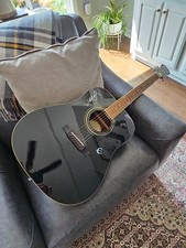 WILLIE NELSON SIGNED ACOUSTIC GUITAR
