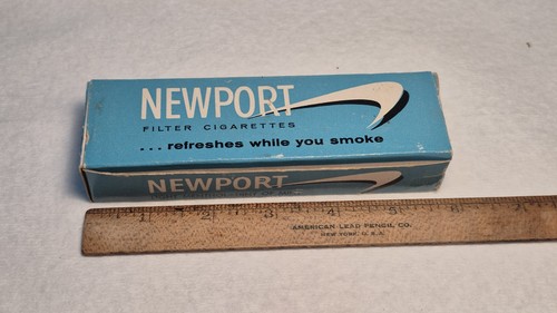 RARE "NEWPORT" Miniature Box With 6 Miniature Cigarette Packages Match Boxes - Picture 4 of 24