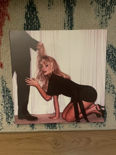 SIGNED - Sabrina Carpenter Man's Best Friend Standard LP - In Hand FAST SHIPPING - Bild 3 von 5