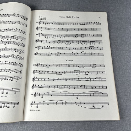 BELWIN Mills ~ Hendrickson Method for Clarinet Book 1 - Picture 6 of 7