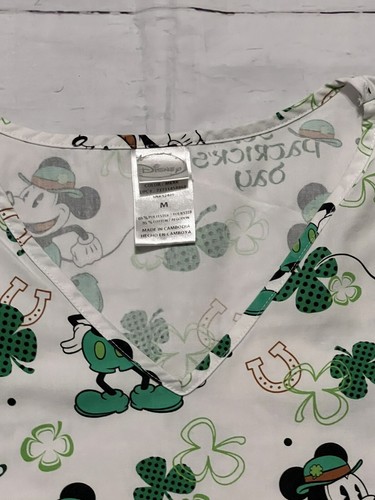 Disney Mickey Mouse St Patricks Day Scrub Top Womens Medium V Neck Green Lucky - Picture 4 of 10