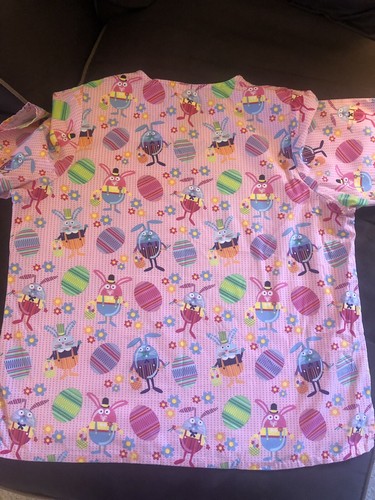 Cute pink springtime bunny scrub top women’s large with pockets - Picture 2 of 5