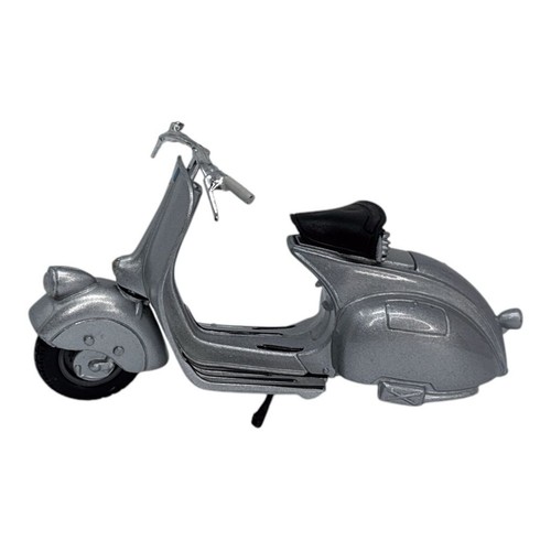 1953 Piaggio Vespa 125 1:18 Scale Model Scooter Silver Maisto Motorcycle 98 - Picture 19 of 24
