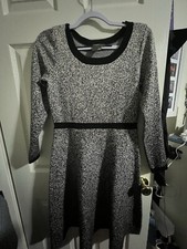 TAYLOR WOMEN'S KNIT SWEATER DRESS FIT & FLARE BLACK & WHITE SIZE MEDIUM