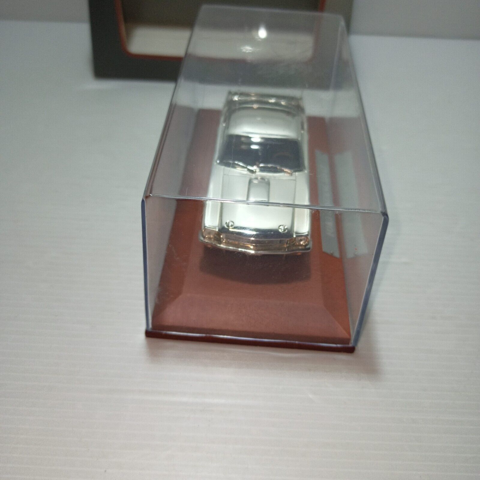 Foto 5 di 8