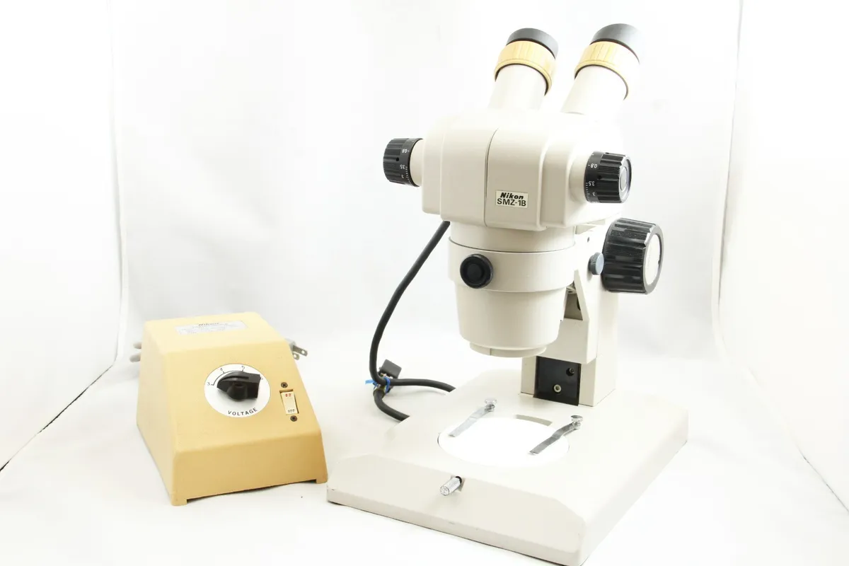 Nikon SMZ 1B Stereo Microscope w/20x/12 Eyepiece and Transformer XN [Tested]