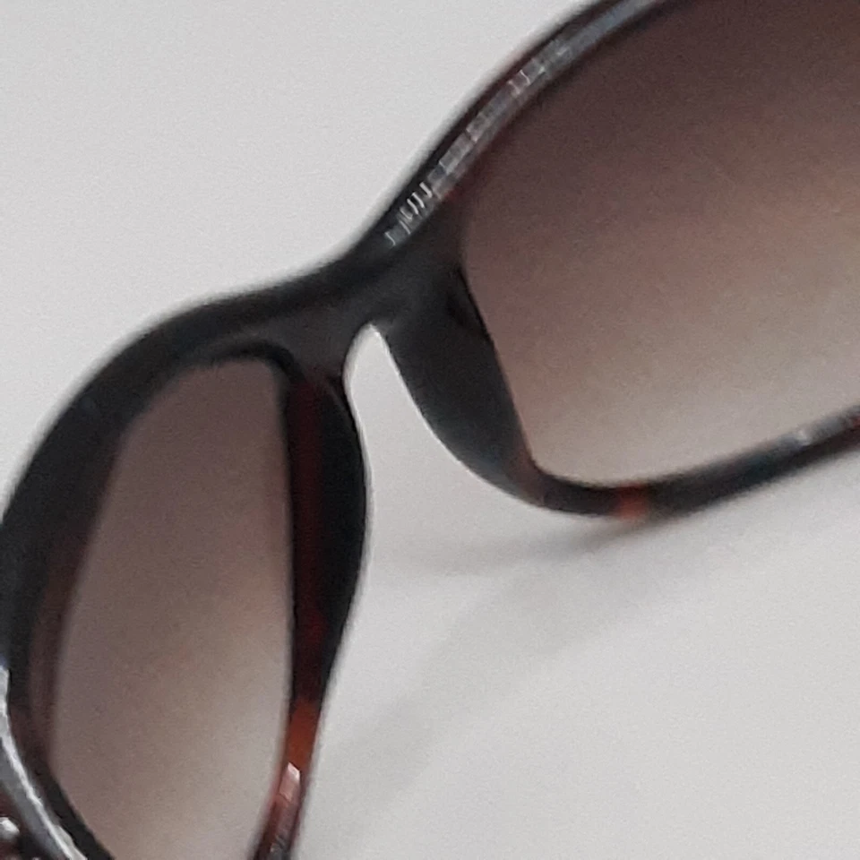 Gafas de sol Fossil para mujer Cat 3 Reesa caparazón de tortuga con detalle de estrás 59 Foto 4 de 4