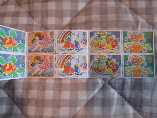 2 x MINT CONDITION FY1 GB GREETING STAMP BOOKLETS (1989) 10 x 19p STAMPS +LABELS - Picture 7 of 8