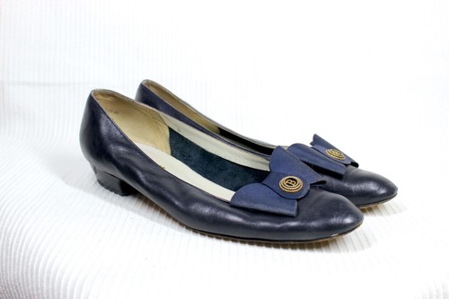 Vtg 90s Bally Emily Navy Bow Flats 10.5N Blue Ribbon Metal Logo Classic Mod Skin - Picture 3 of 11