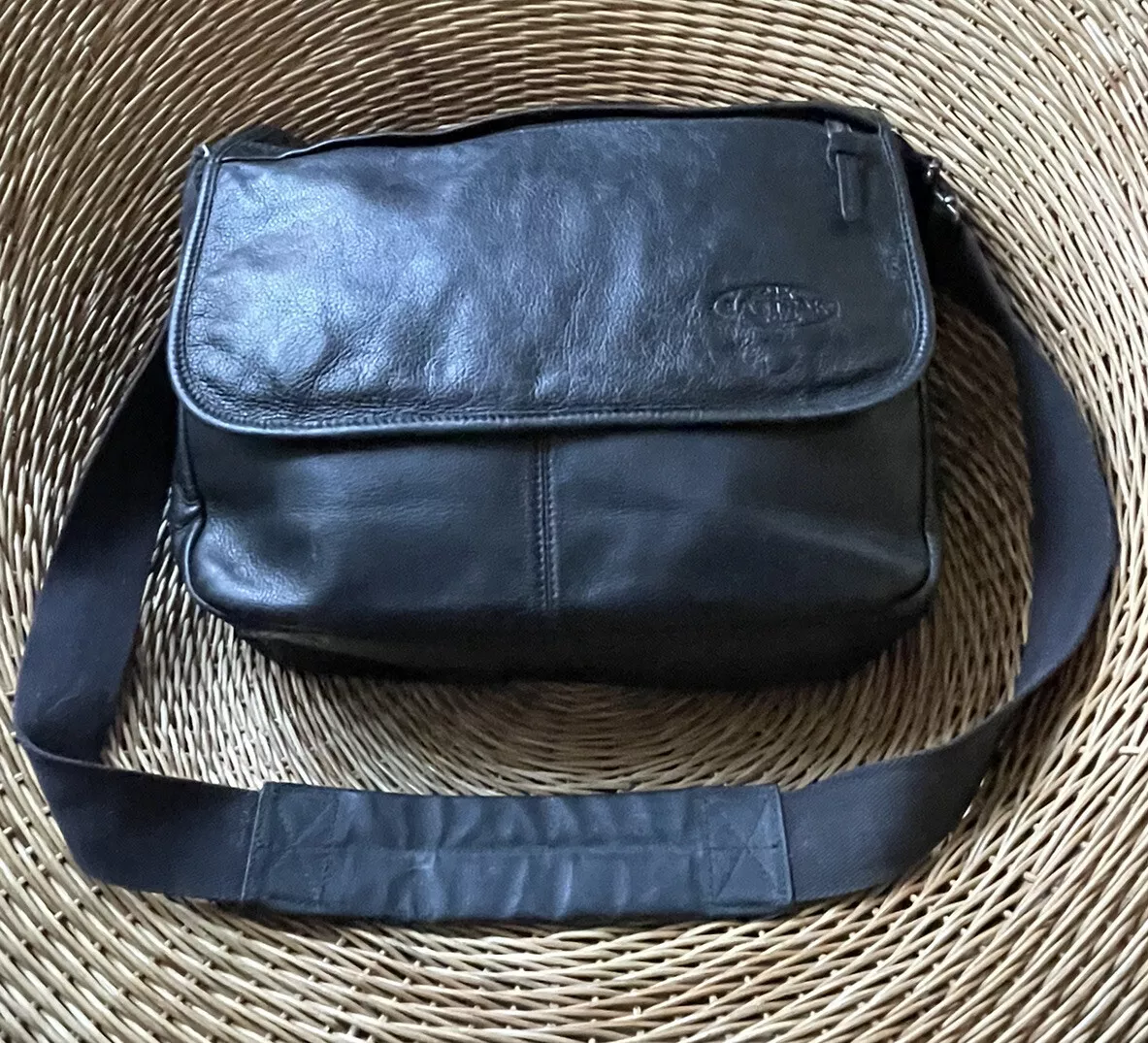 Eastpak Delegate Men's Women's Large Black Leather 20L Shoulder Messenger  Bag