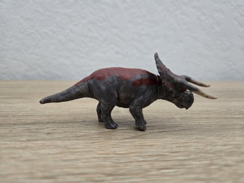 Jurassic World Chaos Theory Captivz NASUTOCERATOPS Dinosaurier Figur + Schleim - Bild 5 von 7