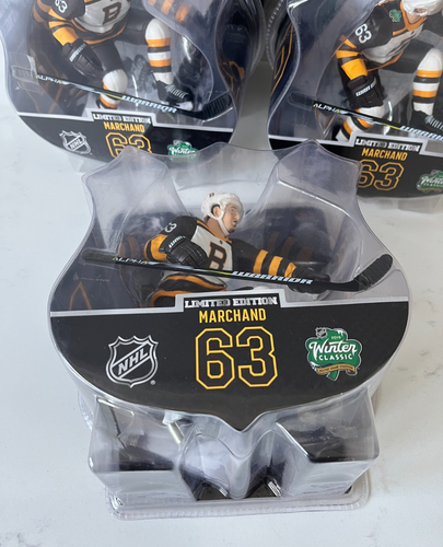 Brad Marchand Boston Bruins Winter Classic 6'' Ltd Ed Figure/Imports Dragon 2019 - Picture 3 of 8