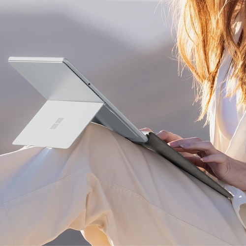 Microsoft Surface Pro Copilot+ PC Keyboard Cover and Slim Pen 2 Bundle, Platinum - Afbeelding 4 van 9