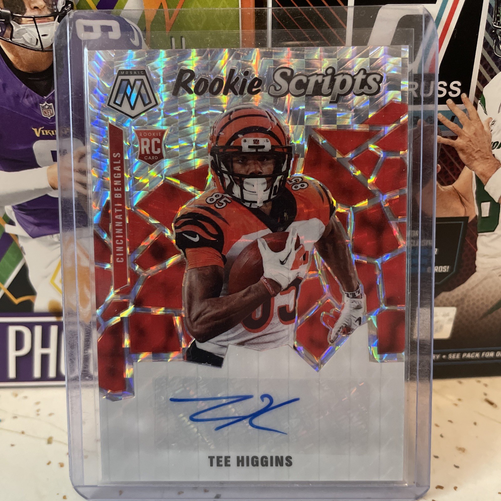 2020 Panini Mosaic Prizm Rookie Scripts Tee Higgins RC AUTO Bengals