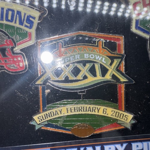 PATRIOTS EAGLES PIN SUPER BOWL XXXIX 3 PIN RIVALRY SET THREE PINS 2005 - Picture 6 of 8