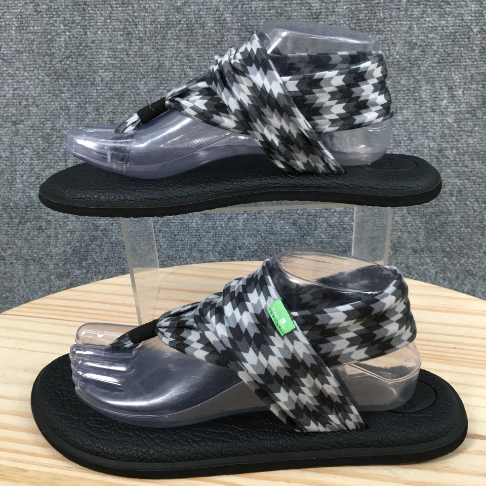 Sandalias Sanuk para mujer 9 Yoga Sling 2 estampados chanclas negras grises Foto 2 de 4