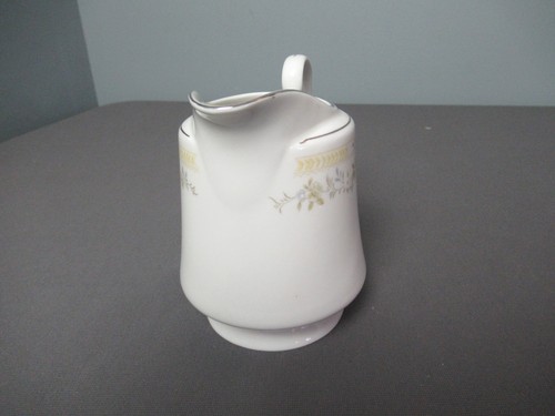 Tian Jin Ceramics Creamer & Sugar Bowl w/ Lid - Flowers - Fine China - j5 sb - Picture 3 of 18