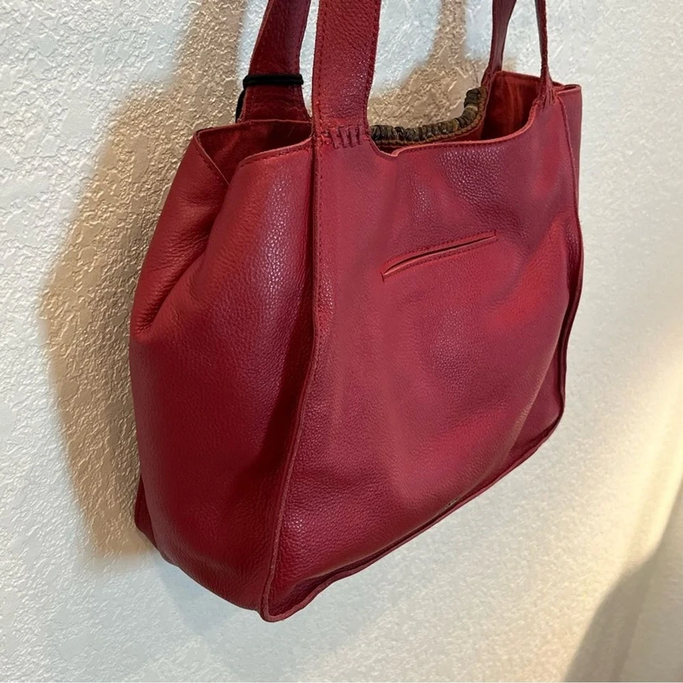 Bolso de Hombro Hobo de Cuero The Sak Huntley en Rojo Carmesí Foto 4 de 4
