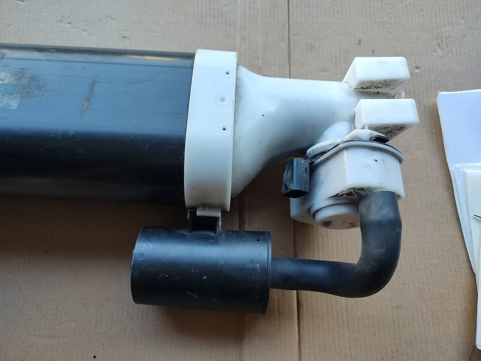 Evaporador de vapor de combustible Dodge Challenger 15-2023 bote de carbón 68342222ac JT7 Foto 2 de 4