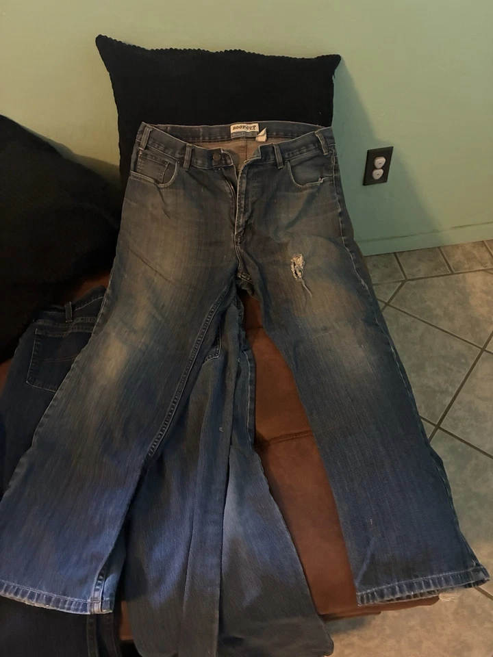 3 Pairs Of Men’s Bootcut Jeans - Image 2 of 4