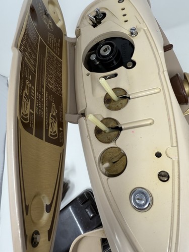 Singer Model 500A Slant-O-Matic Rocketeer Sewing Machine -Tested - 1961 Vintage - Picture 15 of 17