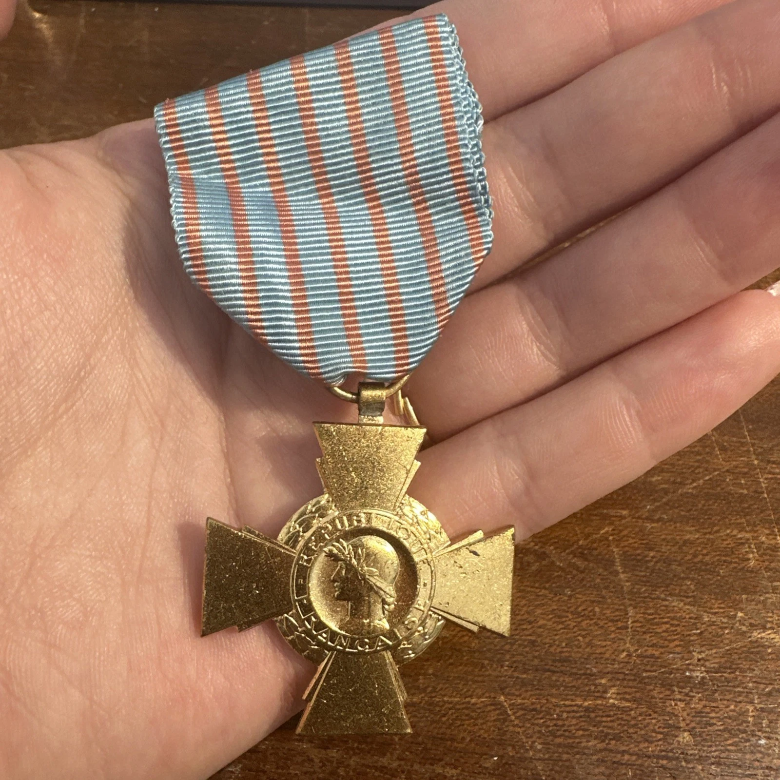 Médaille À Ruban Croix Du Combattant République Française En Bronze