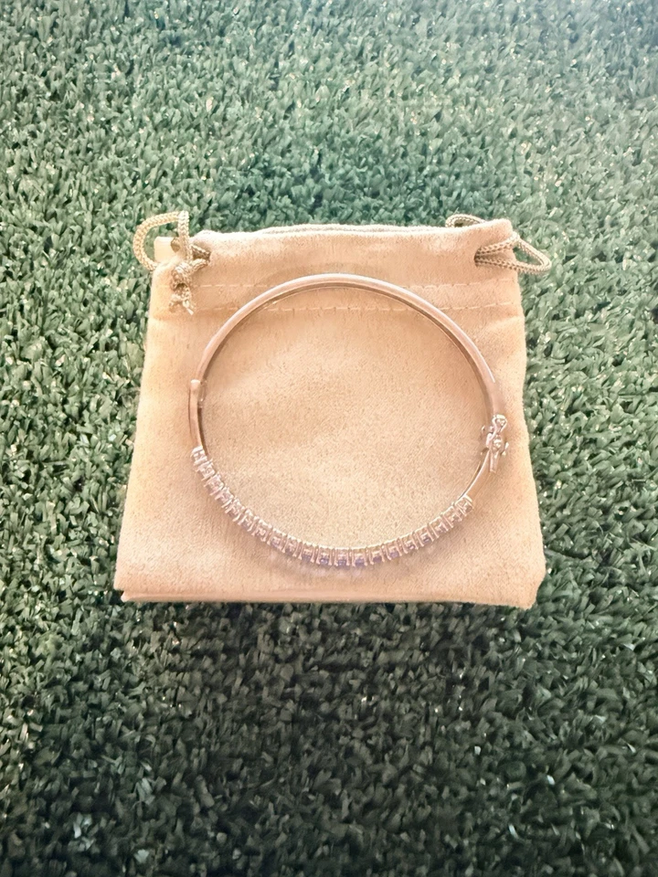 Soporte de diamante para mujer Foto 2 de 4