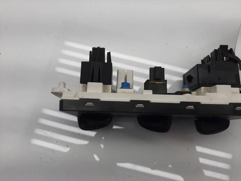 Control de temperatura con CA 03-11 Ford Ranger 3L5Z19980AA Foto 4 de 4