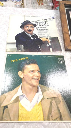 Frank Sinatra Collectibles Picture, Book, Records.1942 VINTAGE AND UP - Picture 2 of 9
