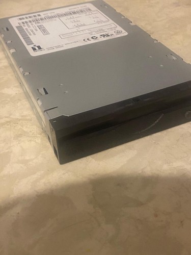 Iomega 250MB Zip Drive 3.5" Internal IDE Z250ATAPI - Afbeelding 2 van 6