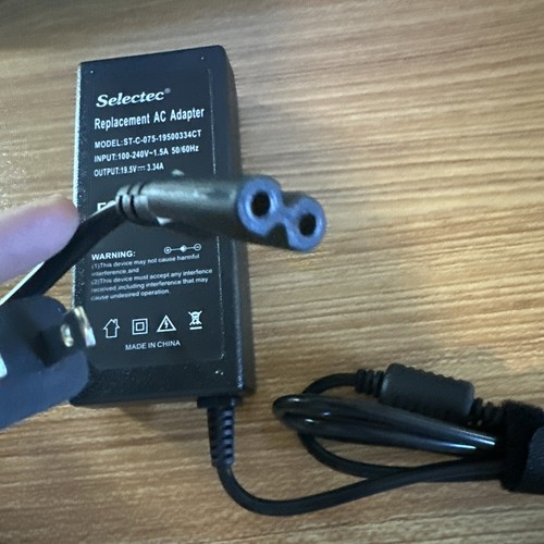 Adaptador CA de repuesto Selectec modelo ST-C-075-19500334CT - Imagen 4 de 5