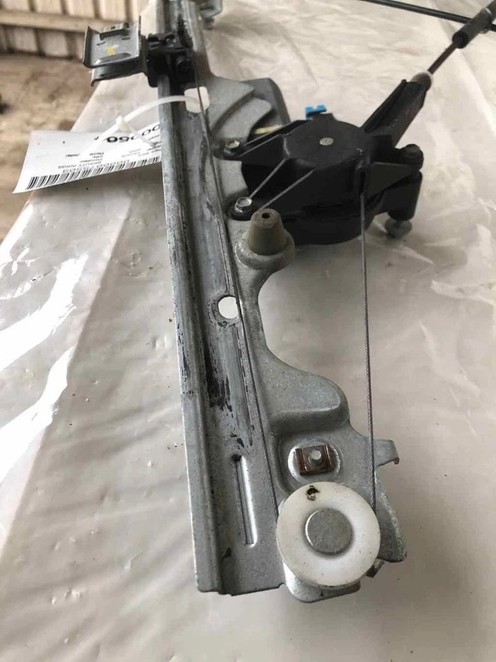 Regulador de ventana de puerta de pasajero delantero Chevy Tahoe 2000-2006 con motor derecho Foto 2 de 4