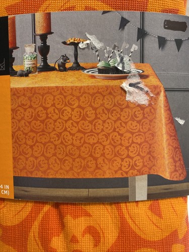 Hyde And EEK Vinyl Pumpkin Design Tablecloth 60x84” Brand New - Picture 4 of 5