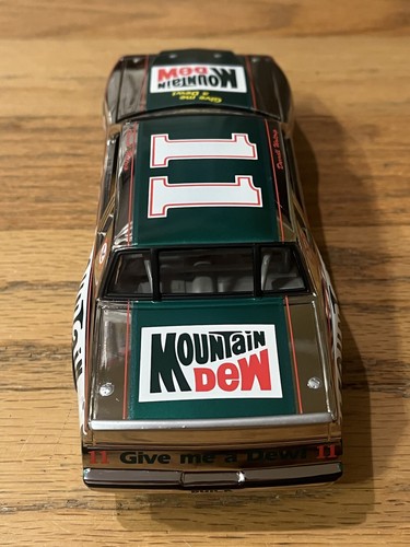 Darrell Waltrip Autographed 1981 Buick #11 Mountain Dew Chrome Liquid Color 1/24 - Picture 7 of 8