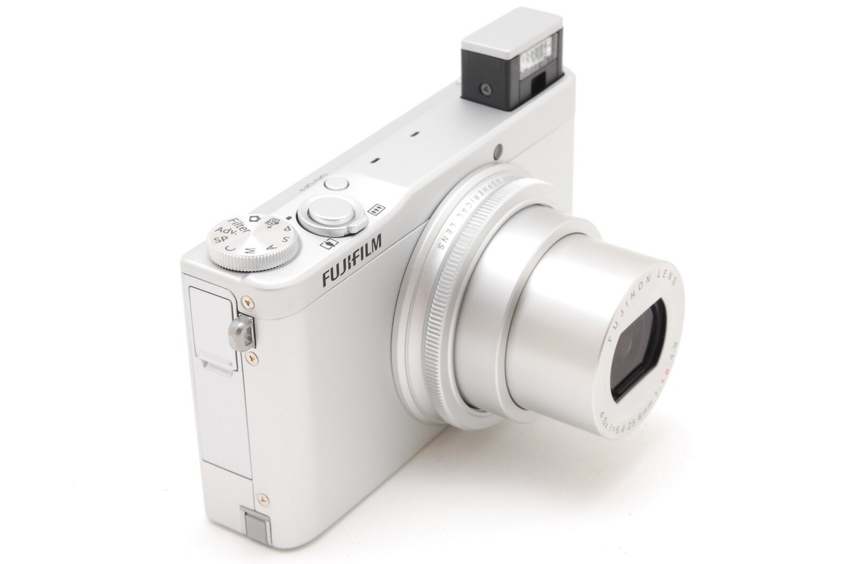 美品used】Fujifilm XQ1 シルバー Wi-Fi機能付き 【公式通販】