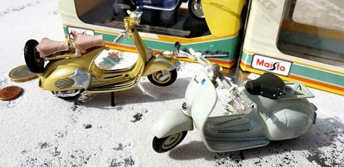2er Set Vespa Piaggio 125 / APE 50 / 1954 Modell   Yakair Aircraft Avion - Bild 2 von 3