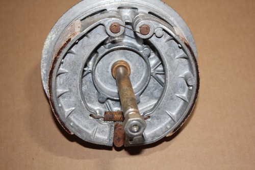 GENUINE ORIGINAL JAWA 350 360 MOTORCYCLE FRONT BRAKE HUB & BRAKE SHOES NOS NEW - Picture 10 of 18