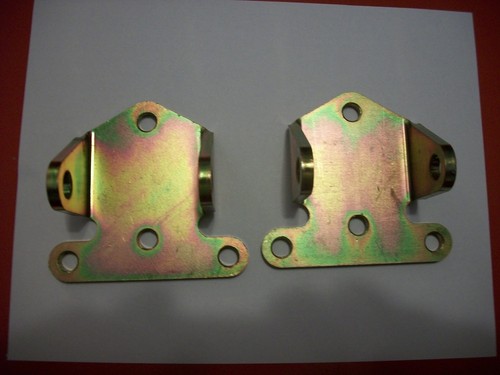 SMALL BLOCK CHEVY SOLID STEEL MOTOR MOUNTS 1 PAIR, #561-62500 MOROSO 2 1/8" TALL - Picture 1 of 2