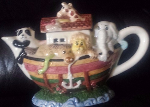NOAH'S ARK TEA POT BY CARDINAL INC - Picture 1 of 2