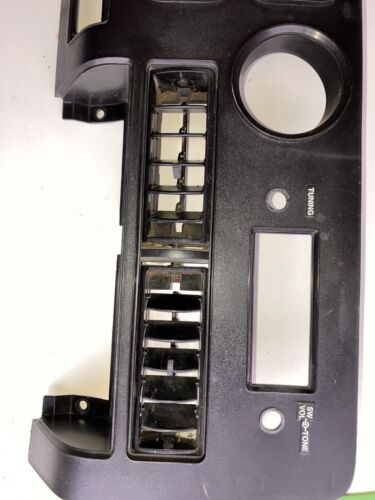 Toyota Celica Dash 55411-14320 FABRICANTE DE EQUIPOS ORIGINALES cupé o elevador trasero '79-'81 negro - Imagen 4 de 7