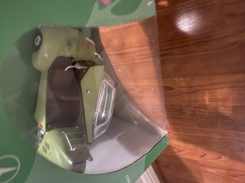 Revell Metal Messerschmitt KR 200 Car 1:18 Die cast Green in Box Brand New • Mes - Picture 7 of 8