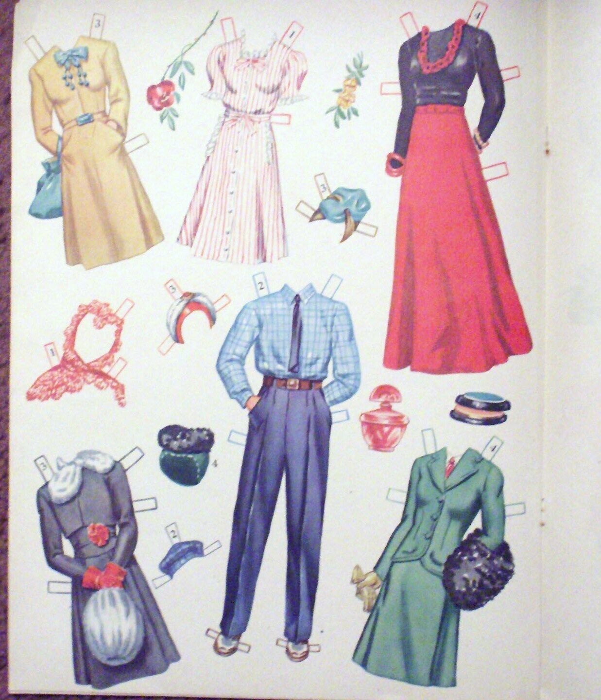 VINTAGE UNCUT 1948 DOLL HOUSE PAPER DOLLS~#1 REPRODUCTION