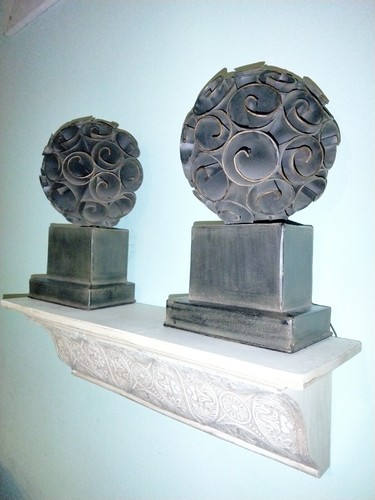 TWO ABSTRACT BALL DECOR HAND FORGED METAL UTTERMOST - Picture 20 of 20