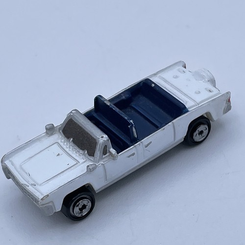 Micro Machines ‘61 Lincoln Convertible Limousine Vintage Galoob Rare White Model - Picture 2 of 9
