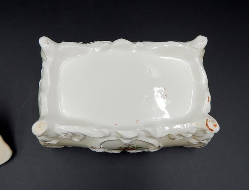 Royal Sealy Covered Trinket Dresser Vanity Dish Courting Couple Candy Japan VTG - Picture 8 of 15