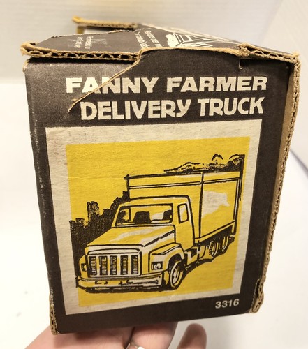 Vintage ERTL Fanny Farmer Candies Delivery Truck Pressed Steel - Picture 11 of 12