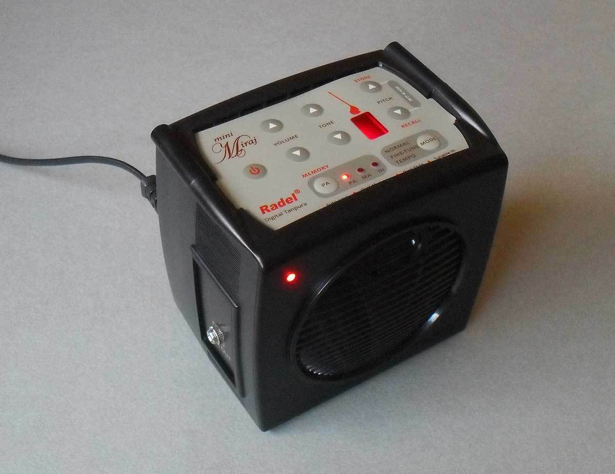 RADEL MINI MIRAJ ELEKTRONISCHE TANPURA MINI GRÖSSE mit Besteem Klang SKT623 RADEL MINI MIRAJ ELEKTRONISCHE TANPURA MINI GRÖSSE mit Besteem Klang SKT623