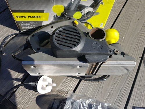 Challenge Xtreme Electric 900w Planer in box - Picture 5 of 9